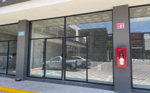 Local en renta de 50 m2 dentro de plaza comercial en Querétaro